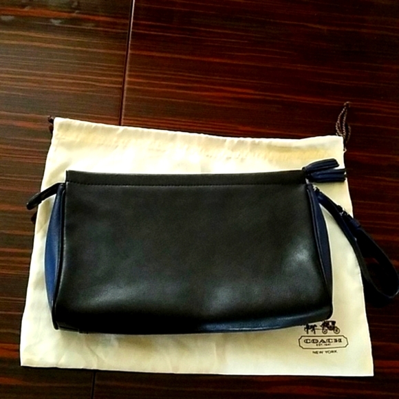 COACH WRISTLET LEATHER BAG - Picture 2 of 8